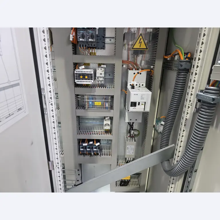 ae group - Installations et machines destinées à la fabrication de pièces moulées sous pression en métaux légers (groupe motopropulseur et pièces structurelles) - ENCHÈRES-35