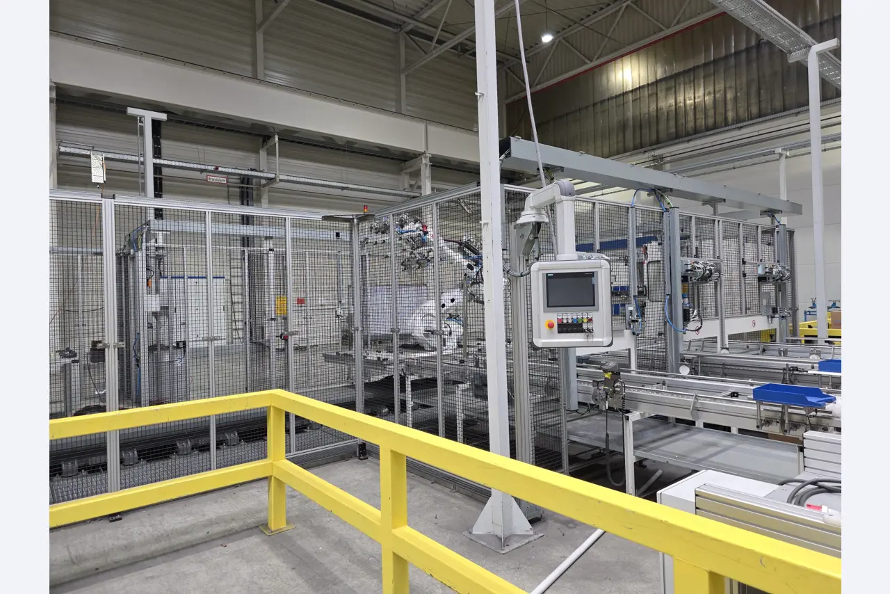 ae group - Installations et machines destinées à la fabrication de pièces moulées sous pression en métaux légers (groupe motopropulseur et pièces structurelles) - ENCHÈRES-42