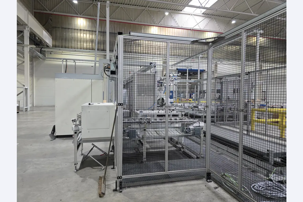 ae group - Installations et machines destinées à la fabrication de pièces moulées sous pression en métaux légers (groupe motopropulseur et pièces structurelles) - ENCHÈRES-6