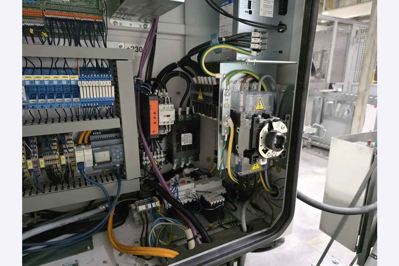 ae group - Schmelzbetrieb, Gießerei, Mechanische Bearbeitung;
Letzte Auktion mit allen exklusiven Top-Positionen / -Preisen
-49