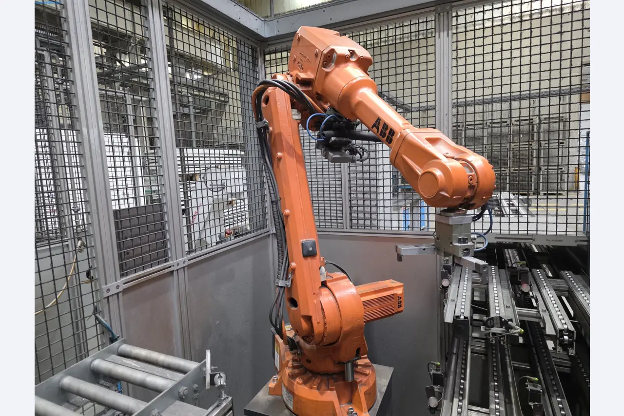 ae group - Schmelzbetrieb, Gießerei, Mechanische Bearbeitung;
Letzte Auktion mit allen exklusiven Top-Positionen / -Preisen
-32