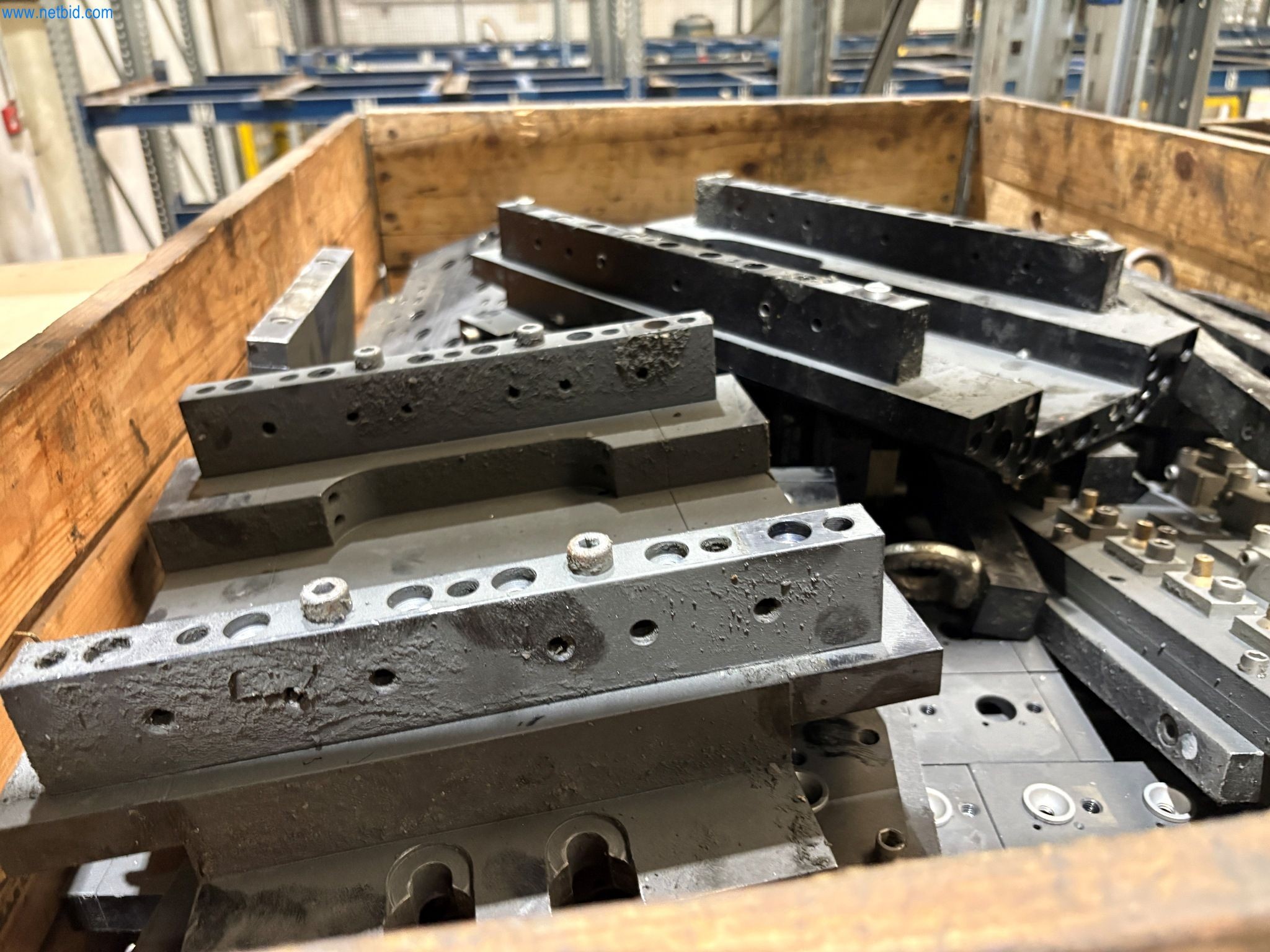 ae group - Anlagen und Maschinen zur Herstellung von Leichtmetall-Druckgusserzeugnissen (Powertrain u. Strukturteile) - AUKTION-12