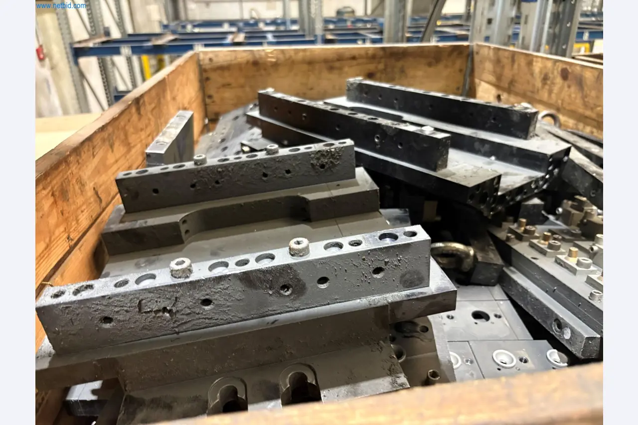 ae group - Anlagen und Maschinen zur Herstellung von Leichtmetall-Druckgusserzeugnissen (Powertrain u. Strukturteile) - AUKTION-12
