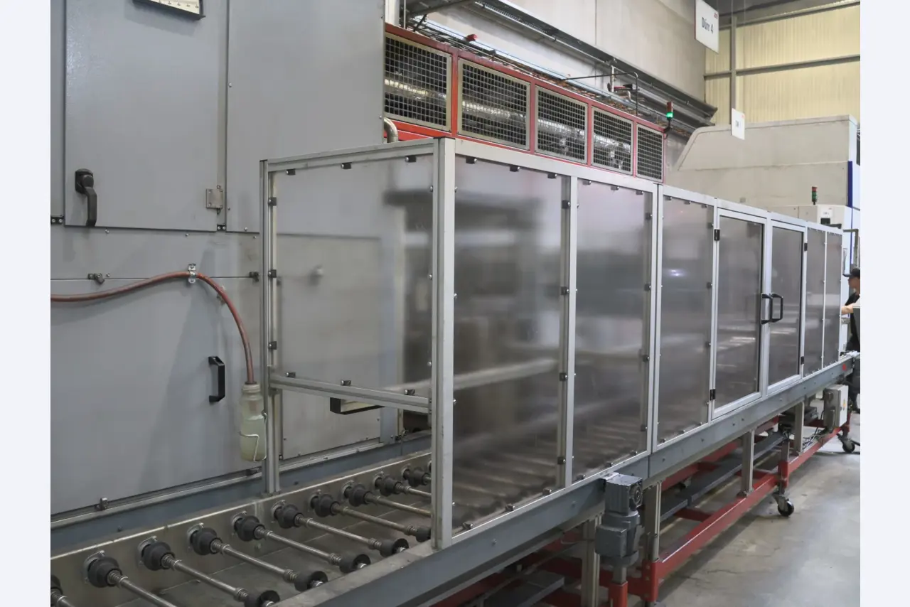 ae group - Anlagen und Maschinen zur Herstellung von Leichtmetall-Druckgusserzeugnissen (Powertrain u. Strukturteile)-9