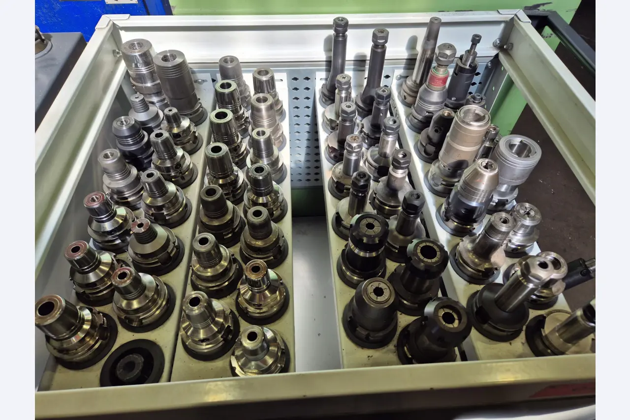 Máquinas e sistemas para a fundição injectada de metais ligeiros (grupos motopropulsores e peças estruturais)-2