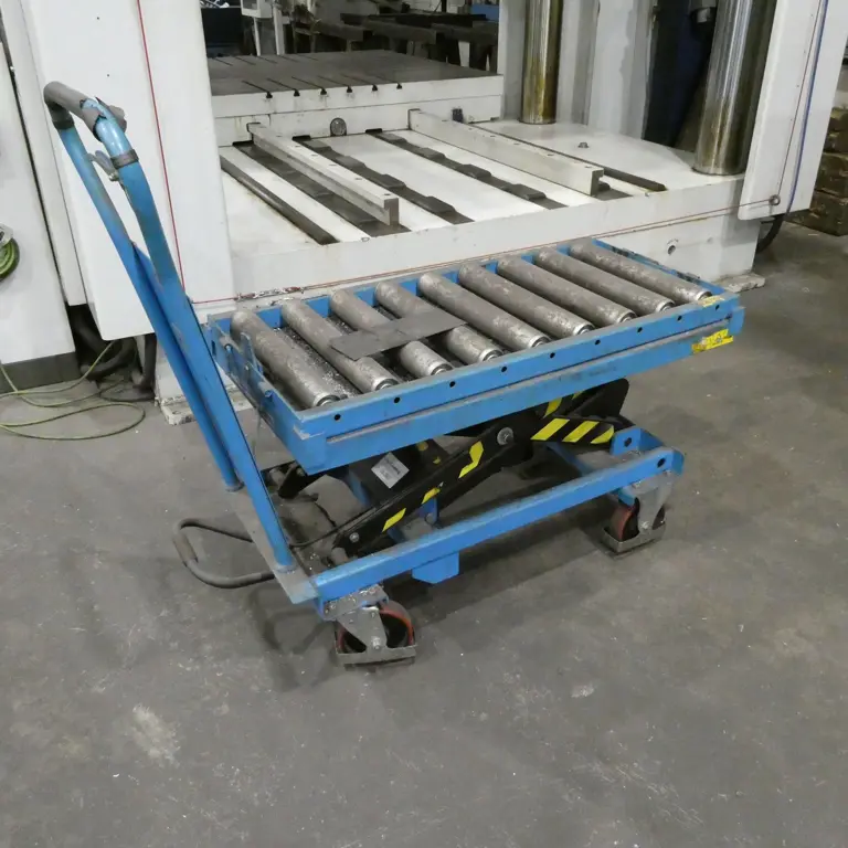 Scissor lift Hahn + Kolb