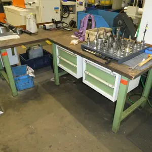 Machine set-up workstation