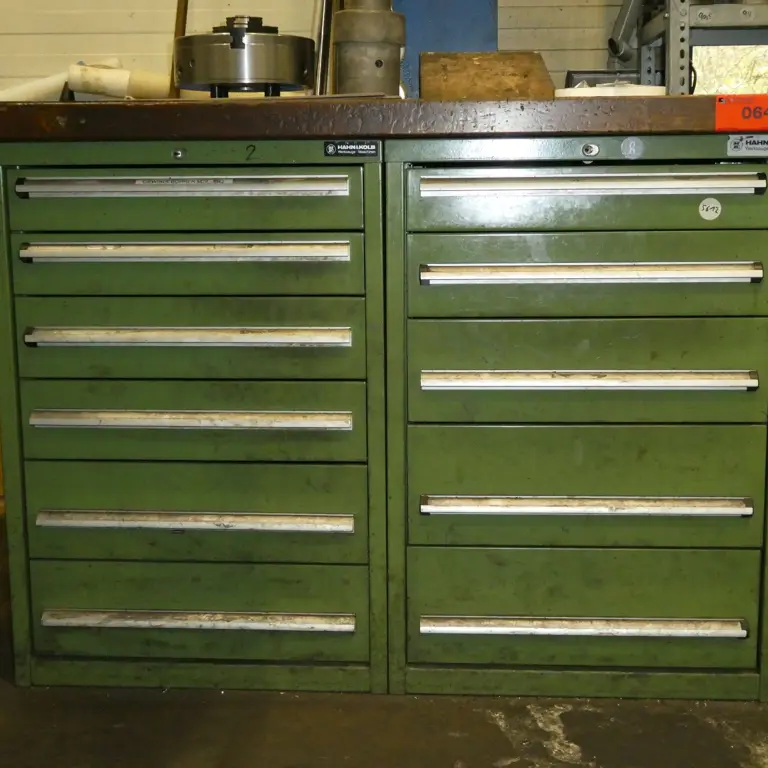 2 Telescopic drawer cabinets