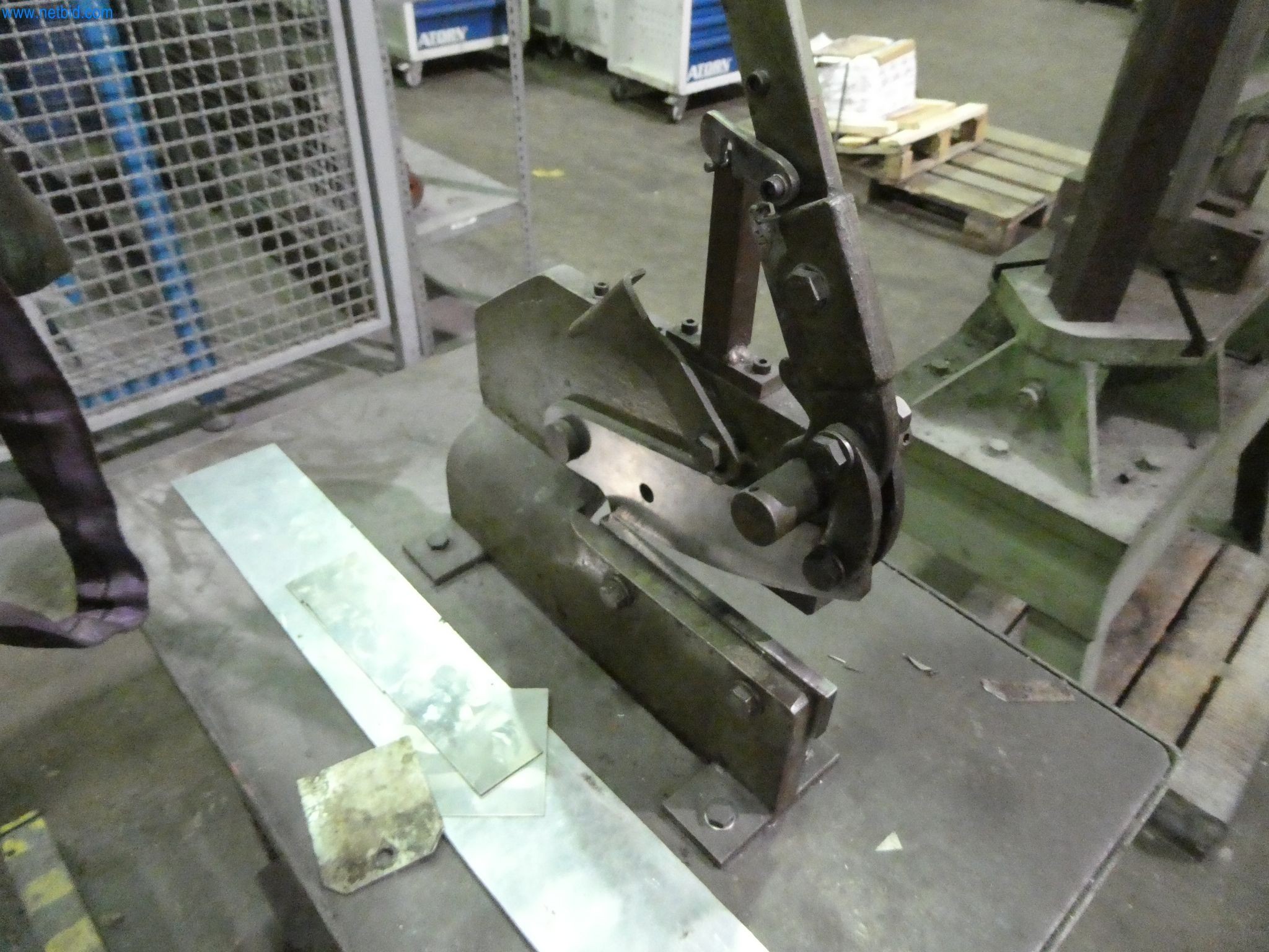 Machines & systems for light metal die casting (powertrain & structural parts)-2