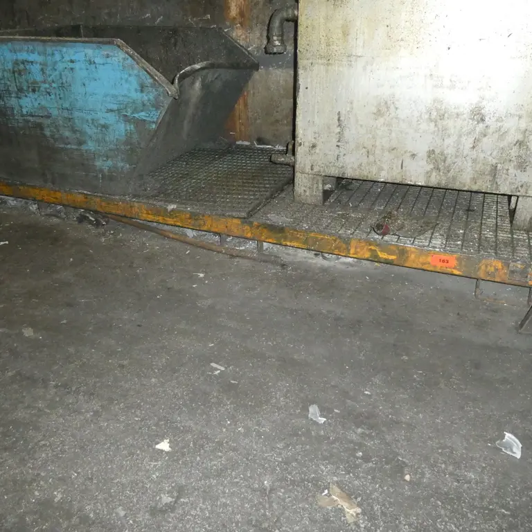 Hazardous goods drip tray