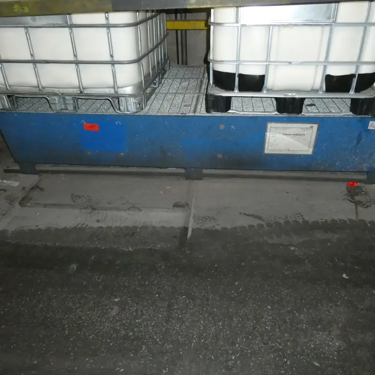 3 Hazardous goods drip pans