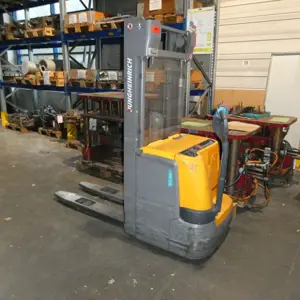 Electric pallet truck (27) (later release 30.10.2026) Jungheinrich EJC214