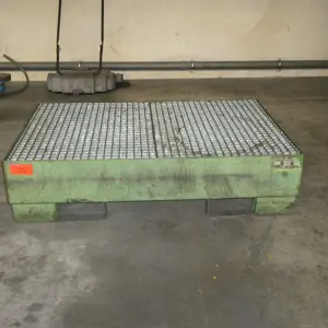 Hazardous goods drip tray