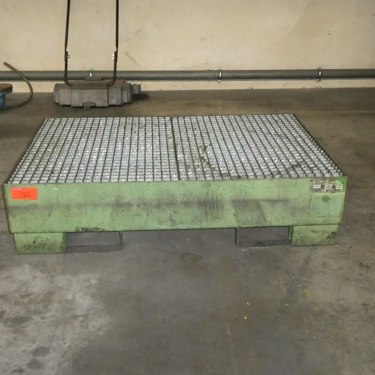 Hazardous goods drip tray