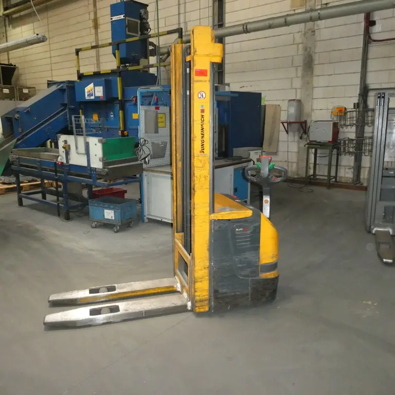 Electric pallet truck (26) (later release 30.10.2026) Jungheinrich EJC16