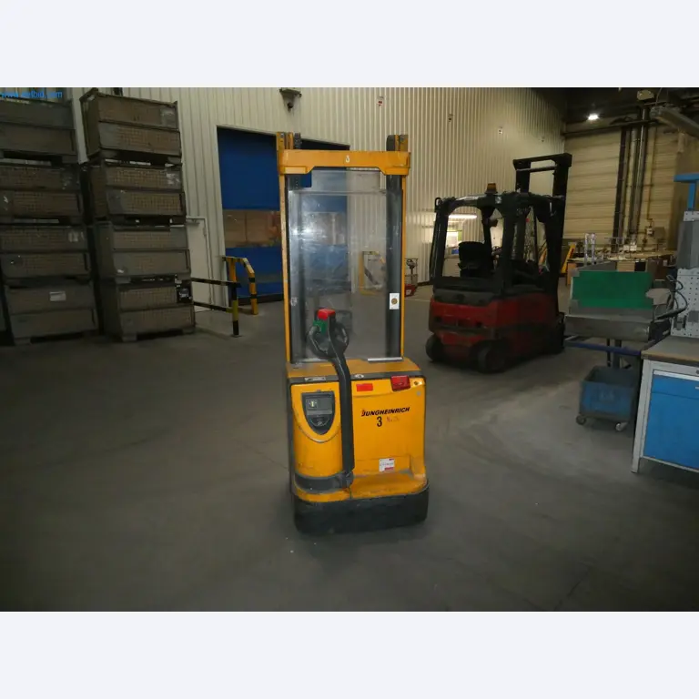 Machines & systems for light metal die casting (powertrain & structural parts)-3