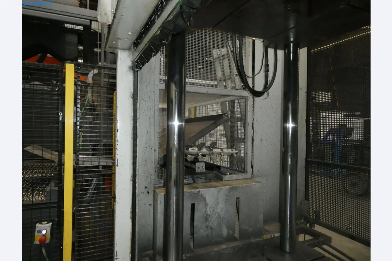 Machines & systems for light metal die casting (powertrain & structural parts)-10