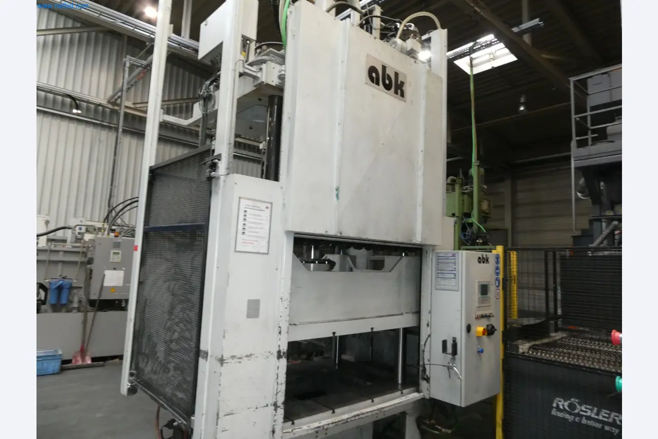 Machines & systems for light metal die casting (powertrain & structural parts)-12