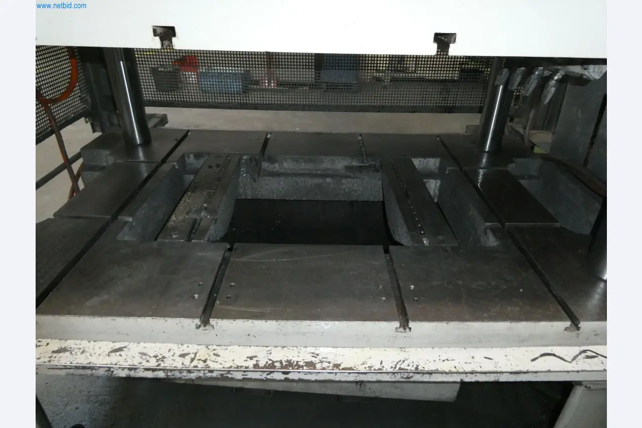 Machines & systems for light metal die casting (powertrain & structural parts)-13