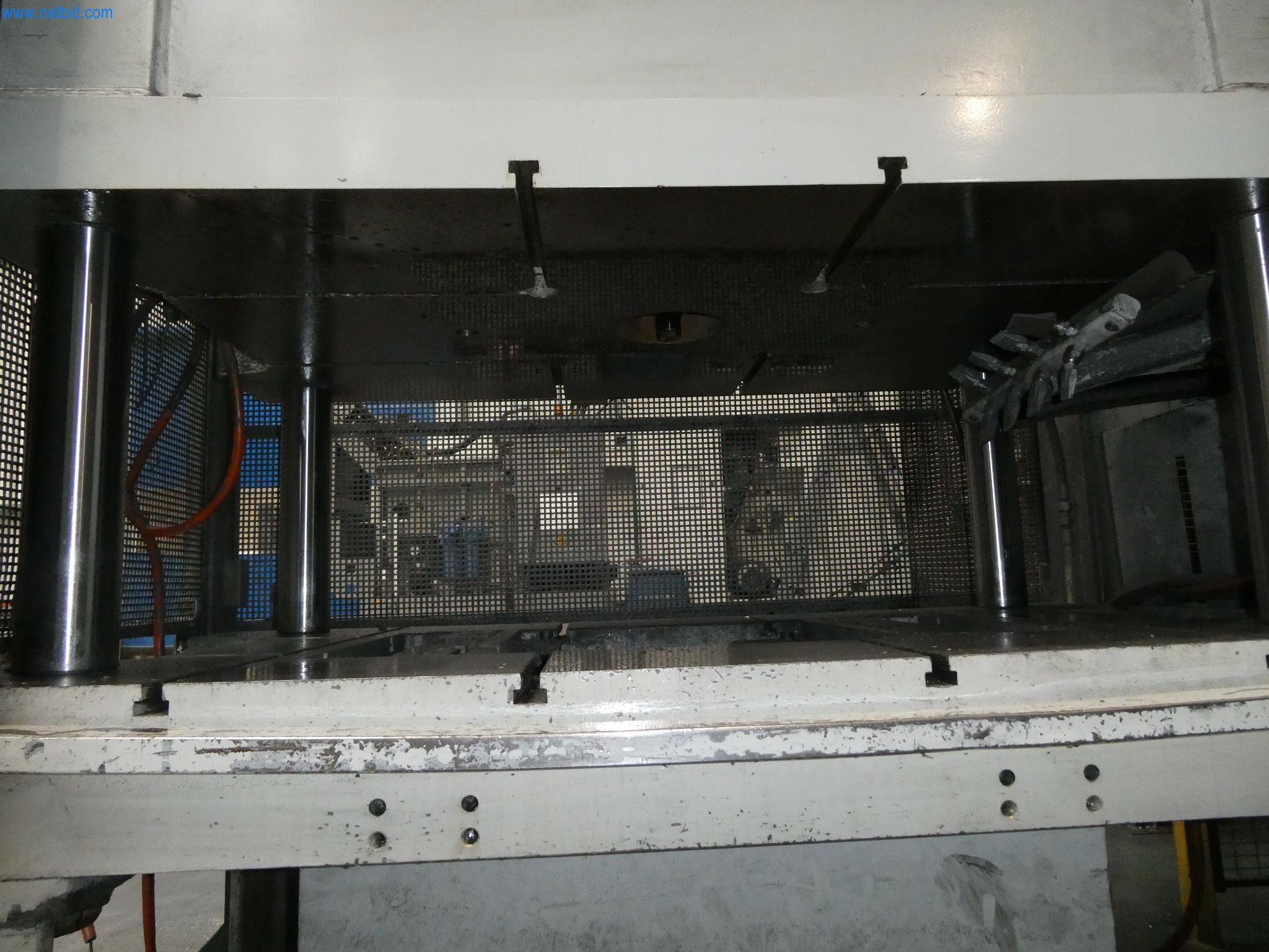 Machines & systems for light metal die casting (powertrain & structural parts)-14