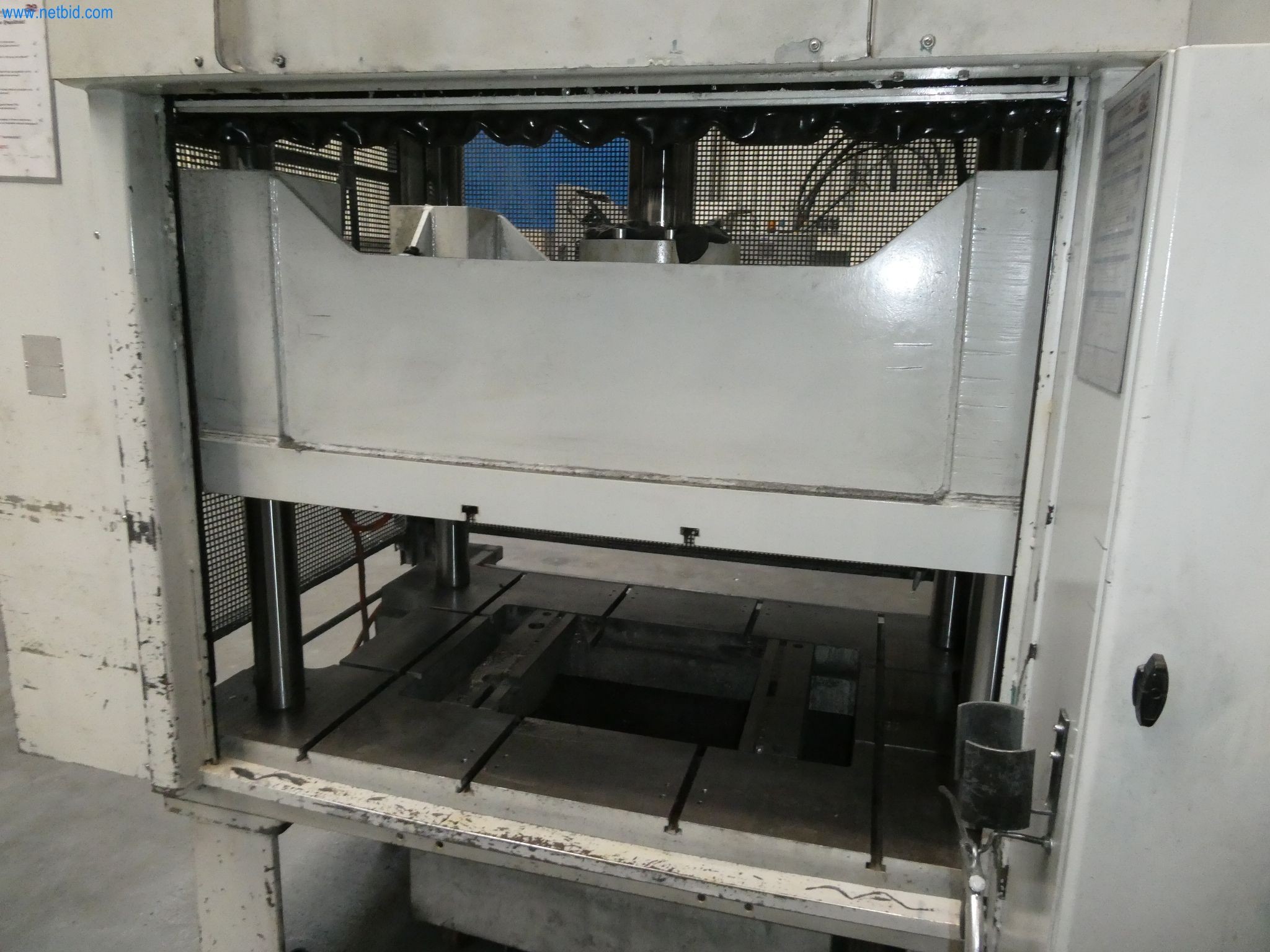 Machines & systems for light metal die casting (powertrain & structural parts)-15