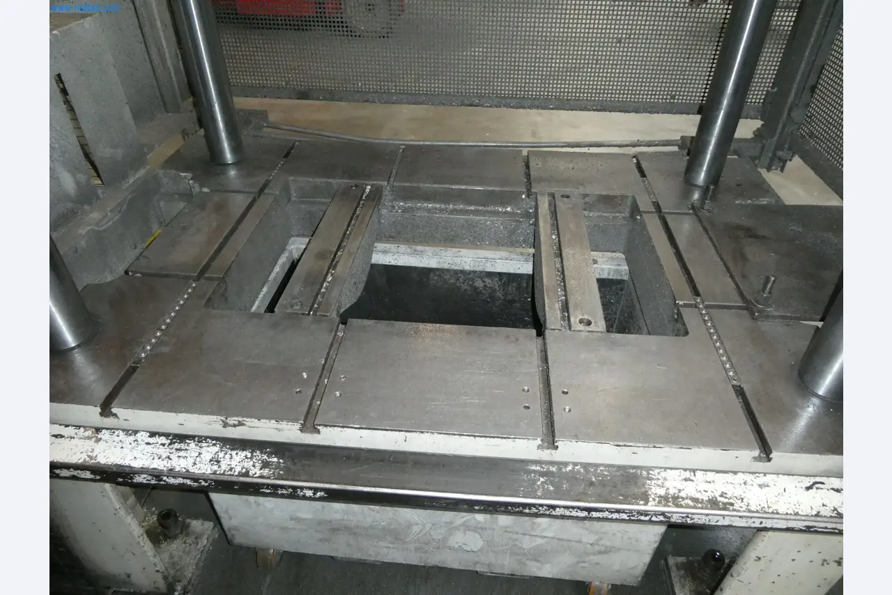 Machines & systems for light metal die casting (powertrain & structural parts)-8