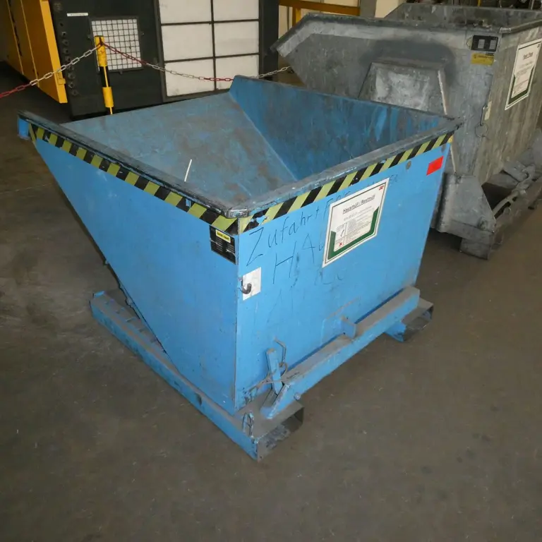 Forklift dump body