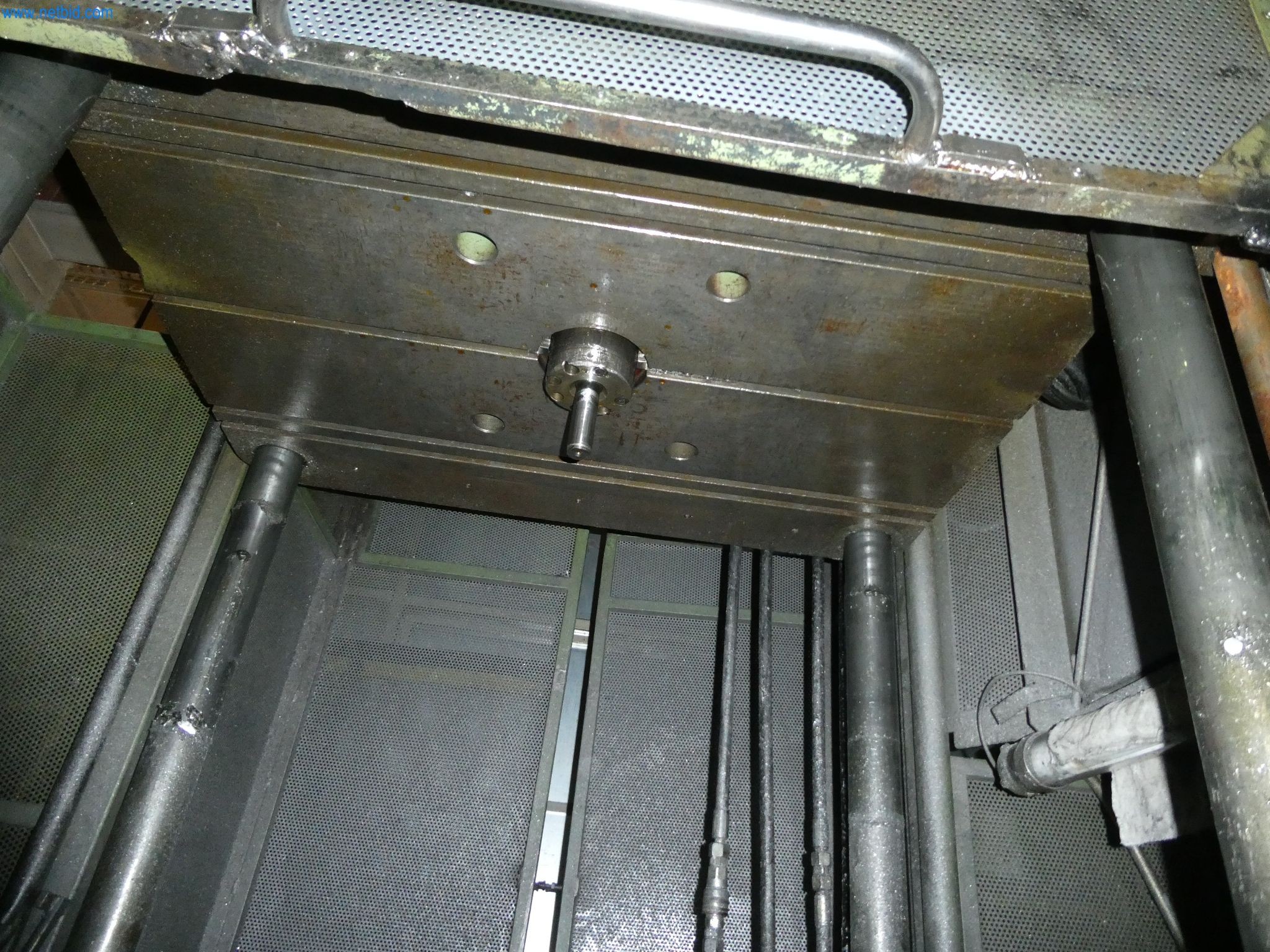 Machines & systems for light metal die casting (powertrain & structural parts)-10