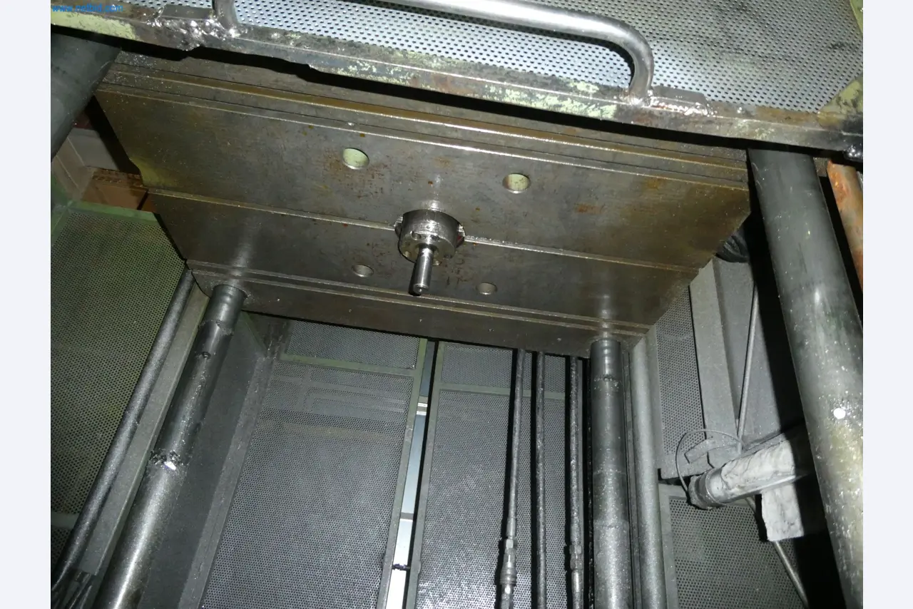 Machines & systems for light metal die casting (powertrain & structural parts)-10