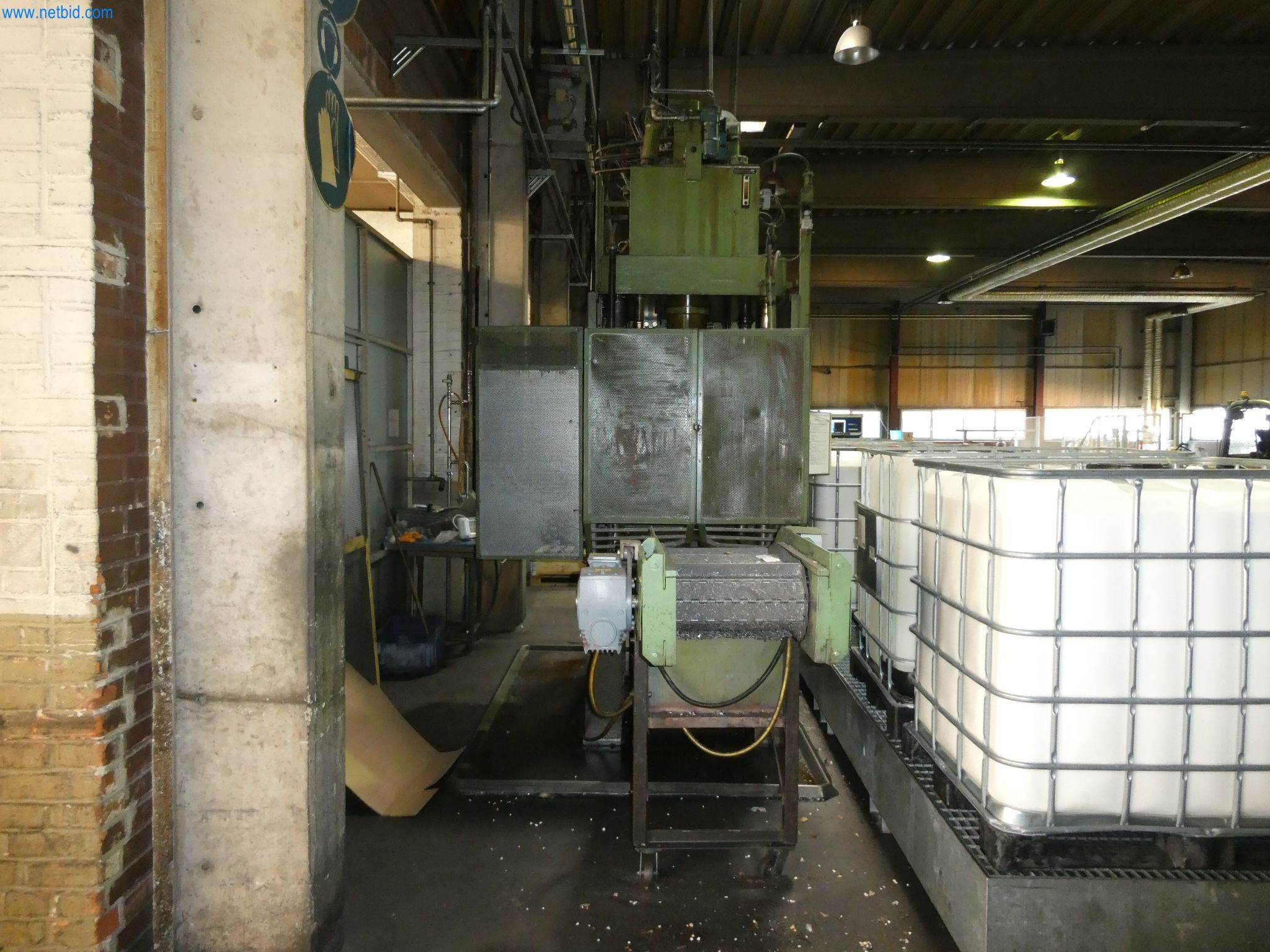 Machines & systems for light metal die casting (powertrain & structural parts)-3