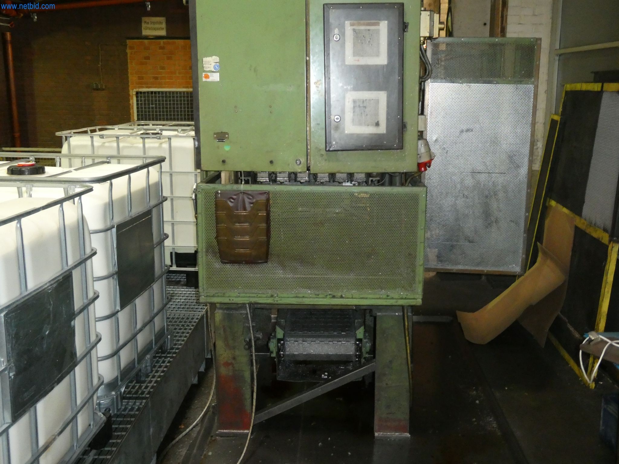 Machines & systems for light metal die casting (powertrain & structural parts)-5