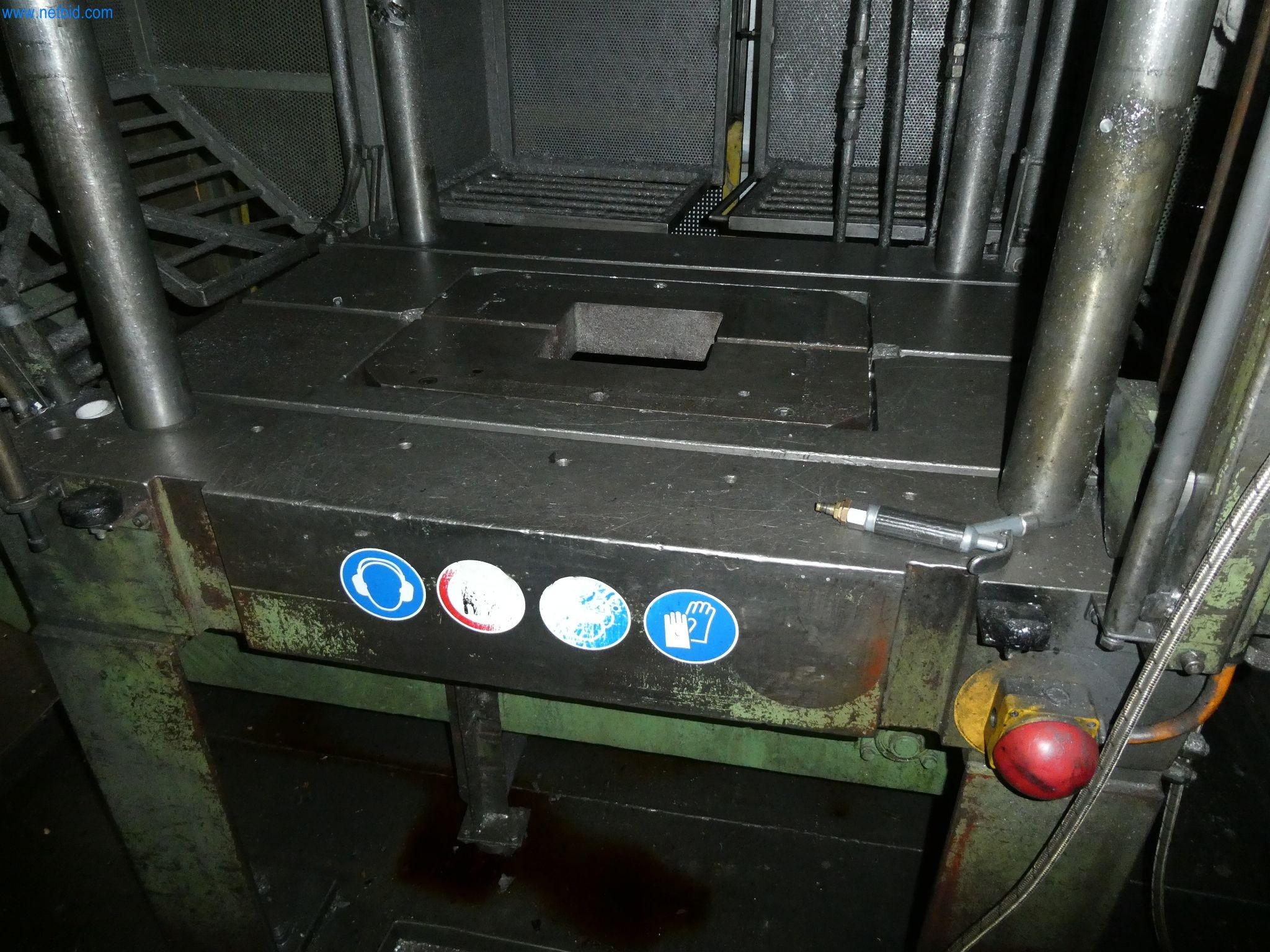 Machines & systems for light metal die casting (powertrain & structural parts)-9