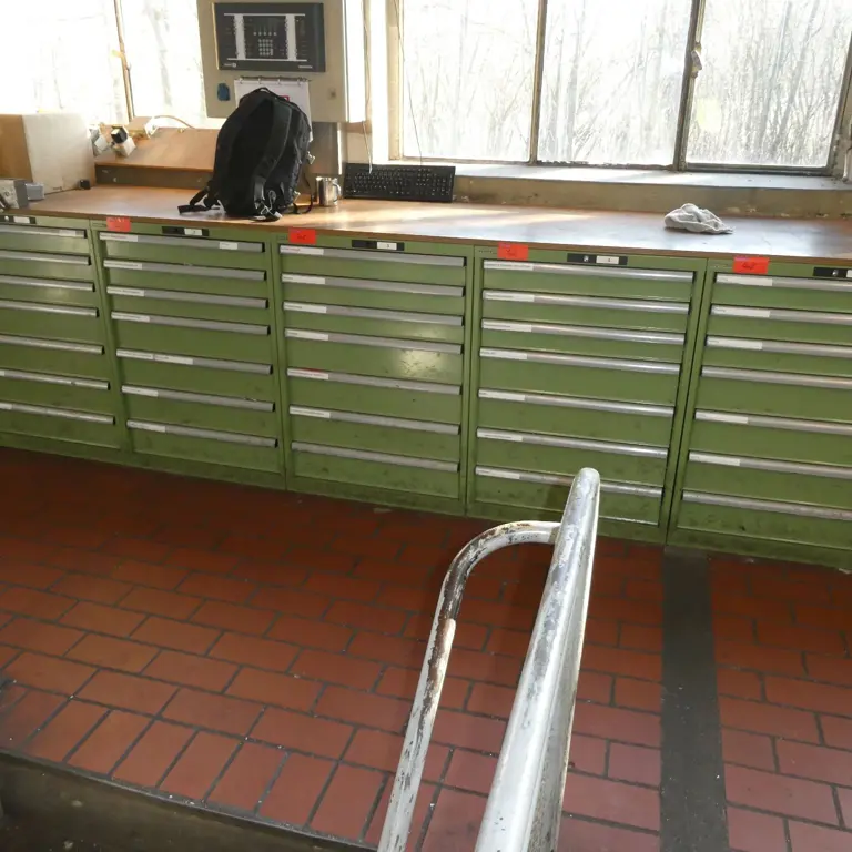 8 Telescopic drawer cabinets Lista