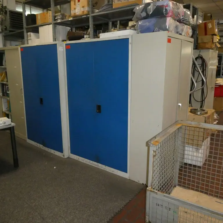 9 Workshop cabinets