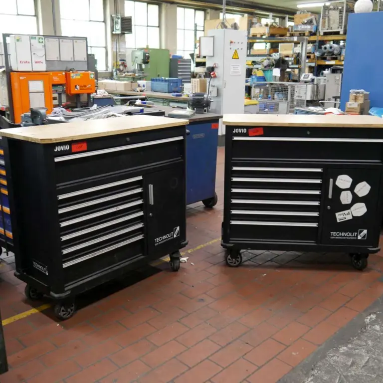 2 Mobile workbenches Technolit Jovio