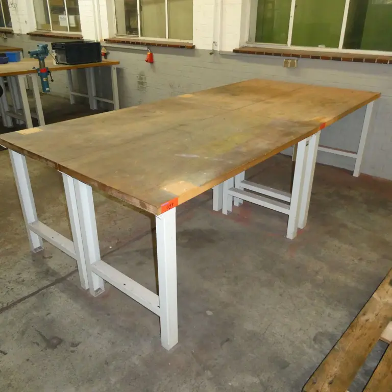 12 Workbenches