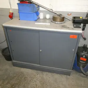 Workshop cabinet