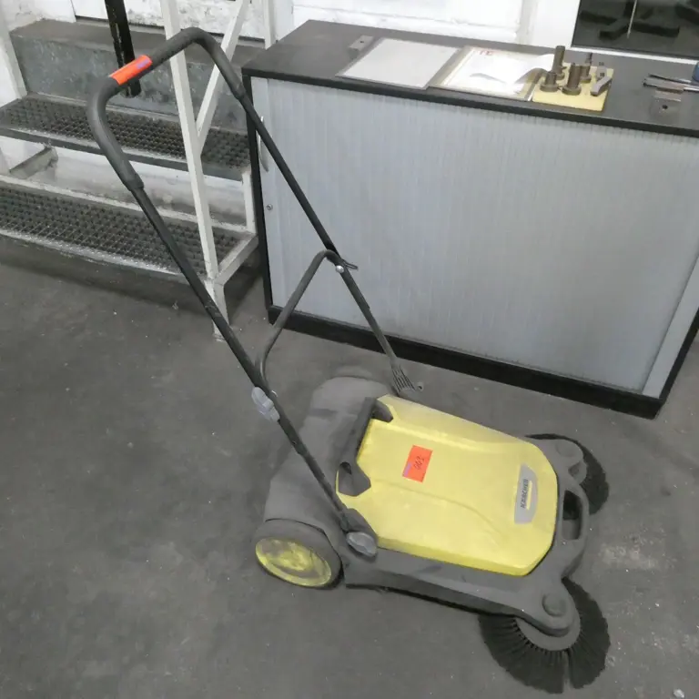 Floor sweeper Kärcher