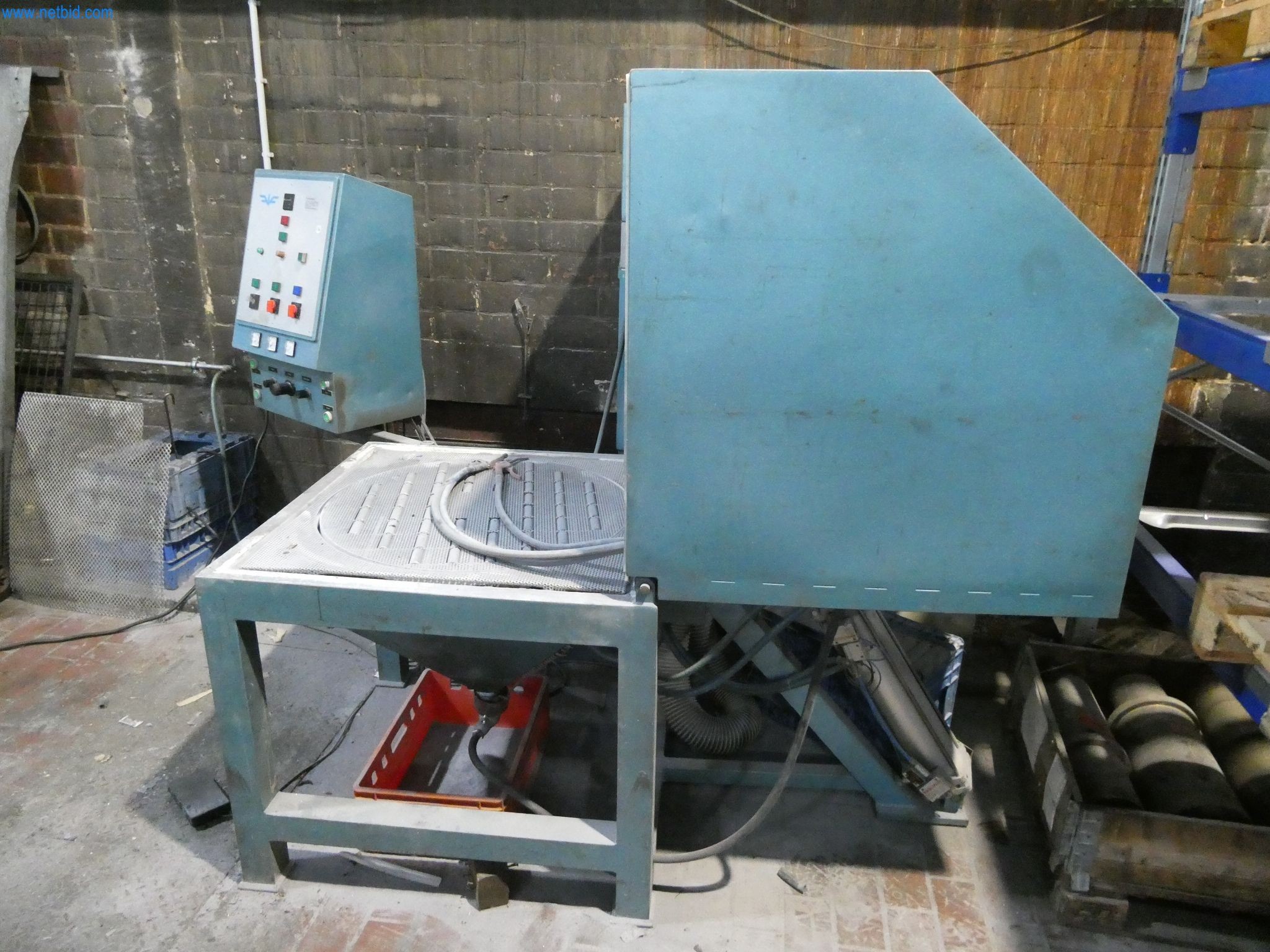 Machines & systems for light metal die casting (powertrain & structural parts)-8