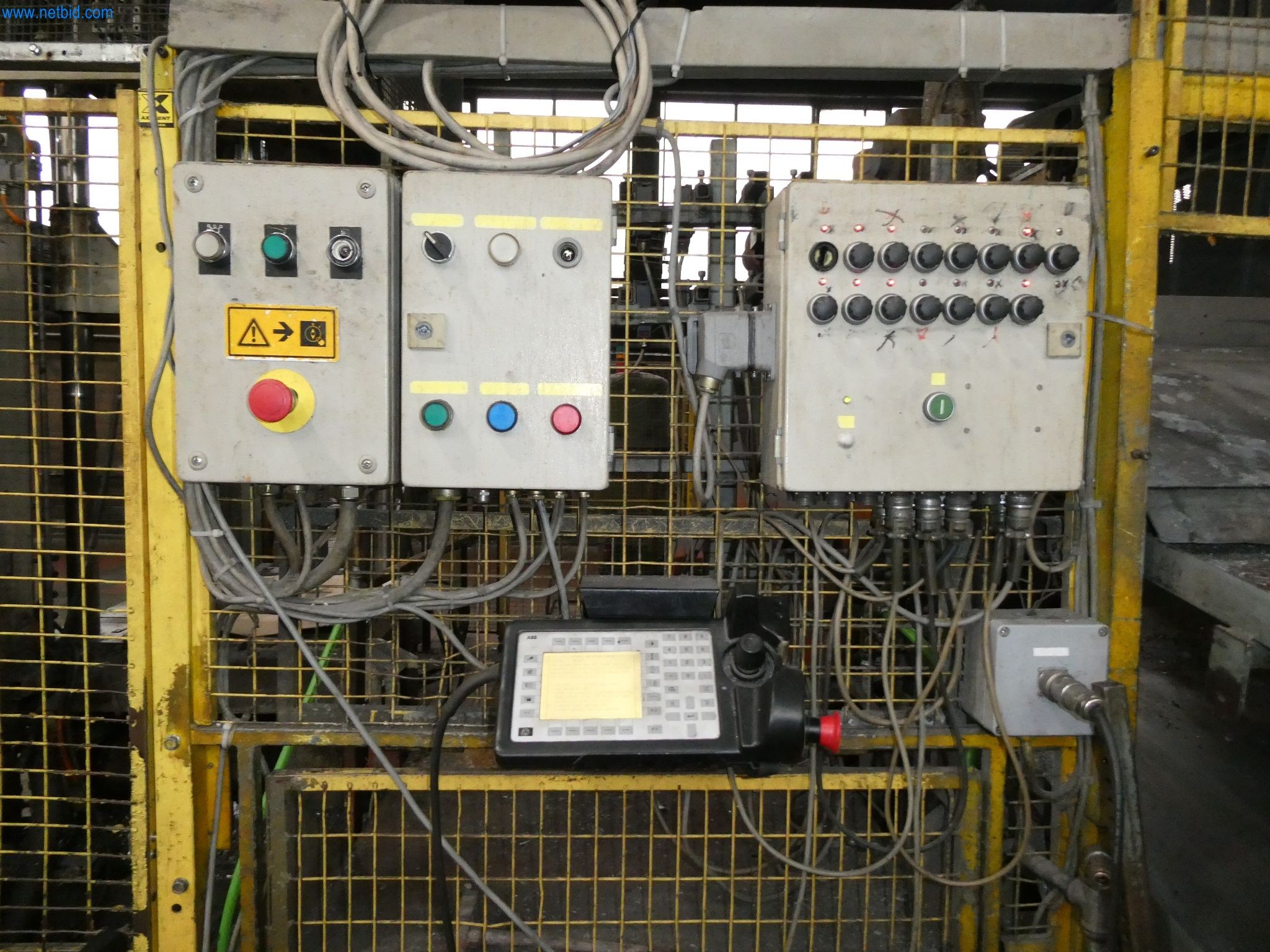 Máquinas e sistemas para a fundição injectada de metais ligeiros (grupos motopropulsores e peças estruturais)-11