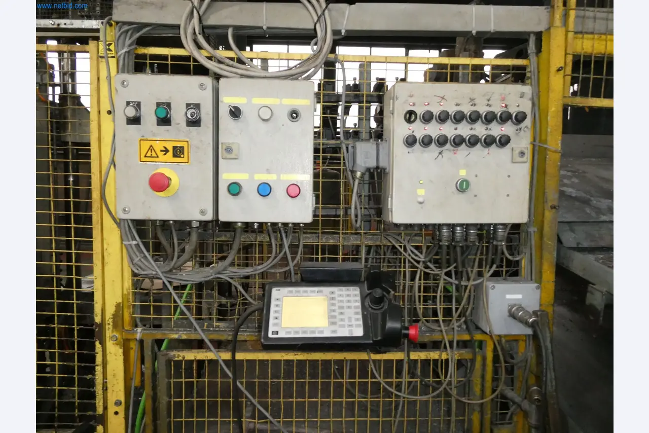 Máquinas e sistemas para a fundição injectada de metais ligeiros (grupos motopropulsores e peças estruturais)-11