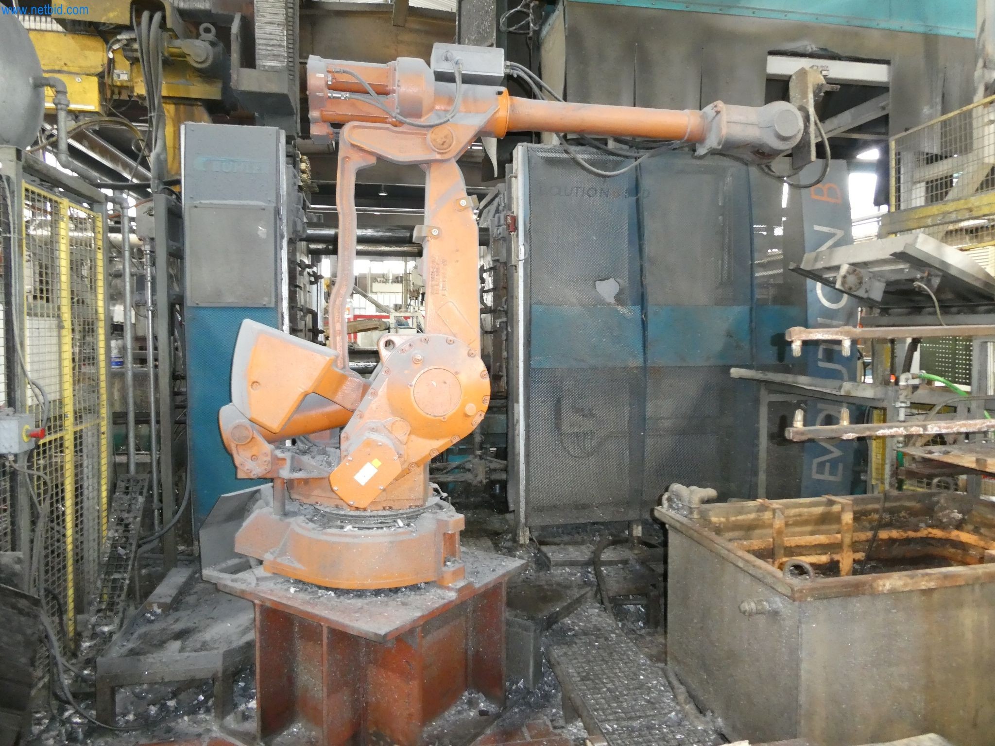 Máquinas e sistemas para a fundição injectada de metais ligeiros (grupos motopropulsores e peças estruturais)-12