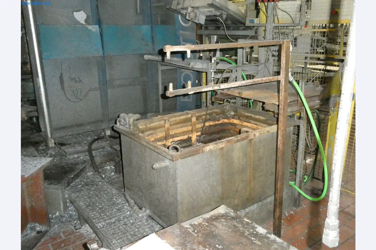 Máquinas e sistemas para a fundição injectada de metais ligeiros (grupos motopropulsores e peças estruturais)-13