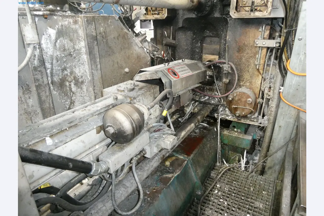 Máquinas e sistemas para a fundição injectada de metais ligeiros (grupos motopropulsores e peças estruturais)-16