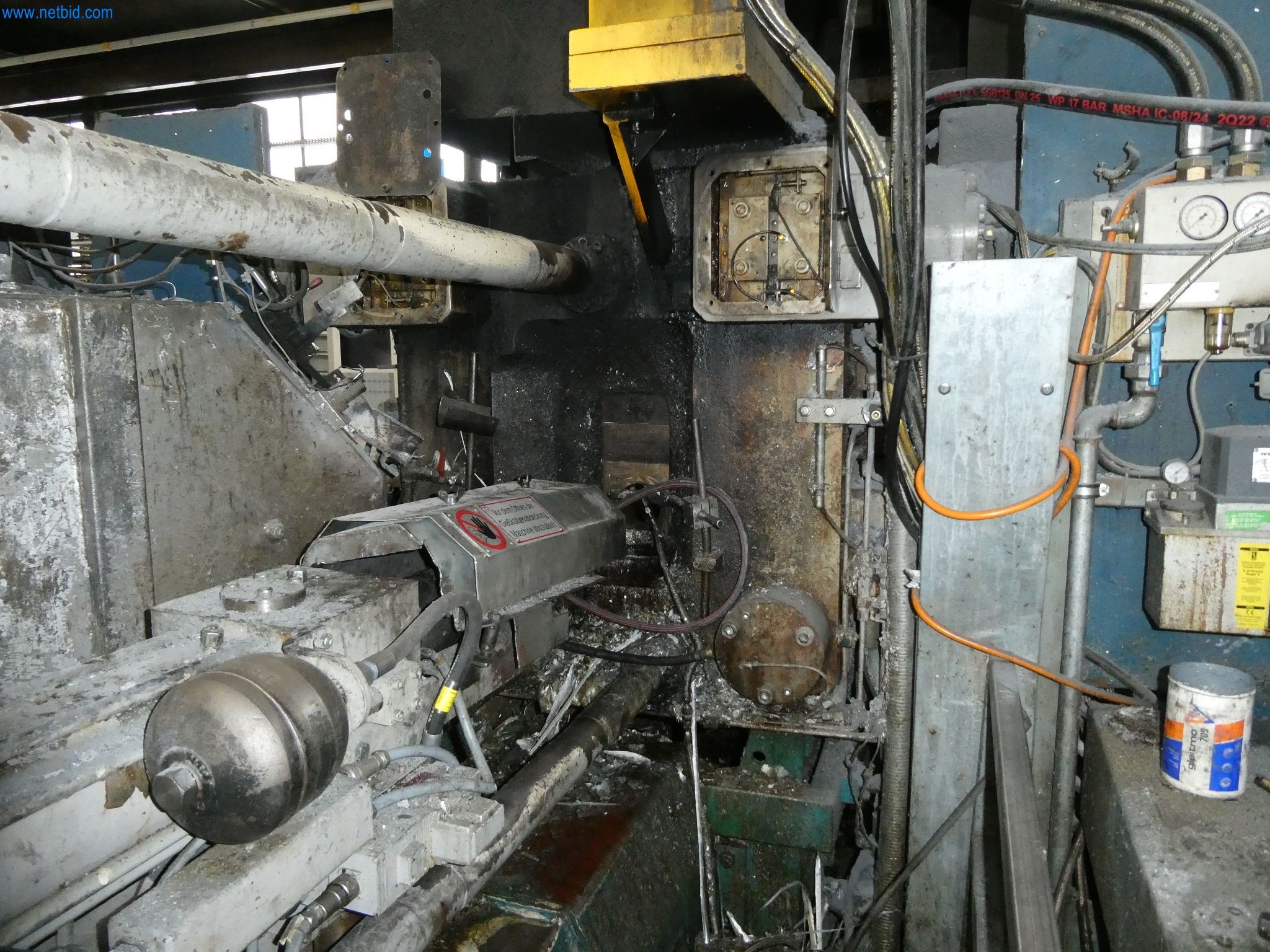 Máquinas e sistemas para a fundição injectada de metais ligeiros (grupos motopropulsores e peças estruturais)-17