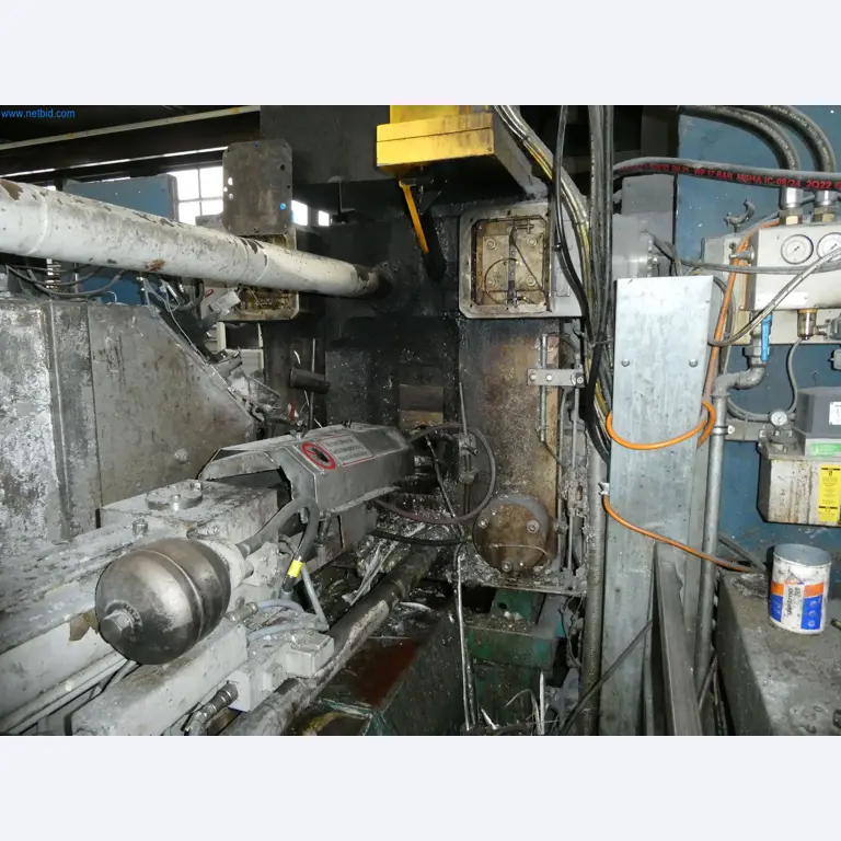 Máquinas e sistemas para a fundição injectada de metais ligeiros (grupos motopropulsores e peças estruturais)-17