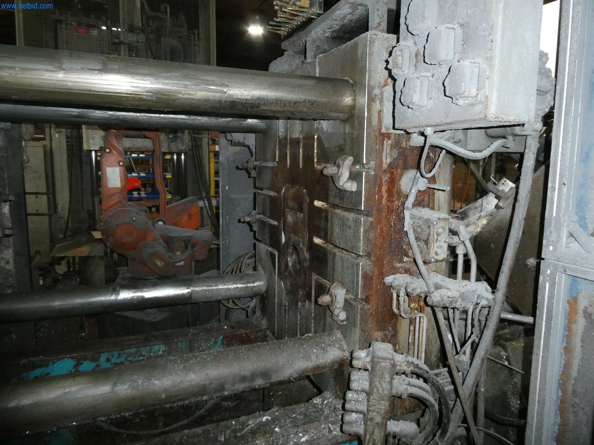 Máquinas e sistemas para a fundição injectada de metais ligeiros (grupos motopropulsores e peças estruturais)-22