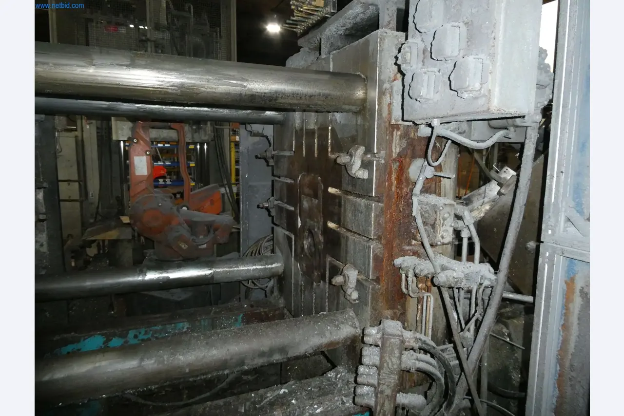 Máquinas e sistemas para a fundição injectada de metais ligeiros (grupos motopropulsores e peças estruturais)-22