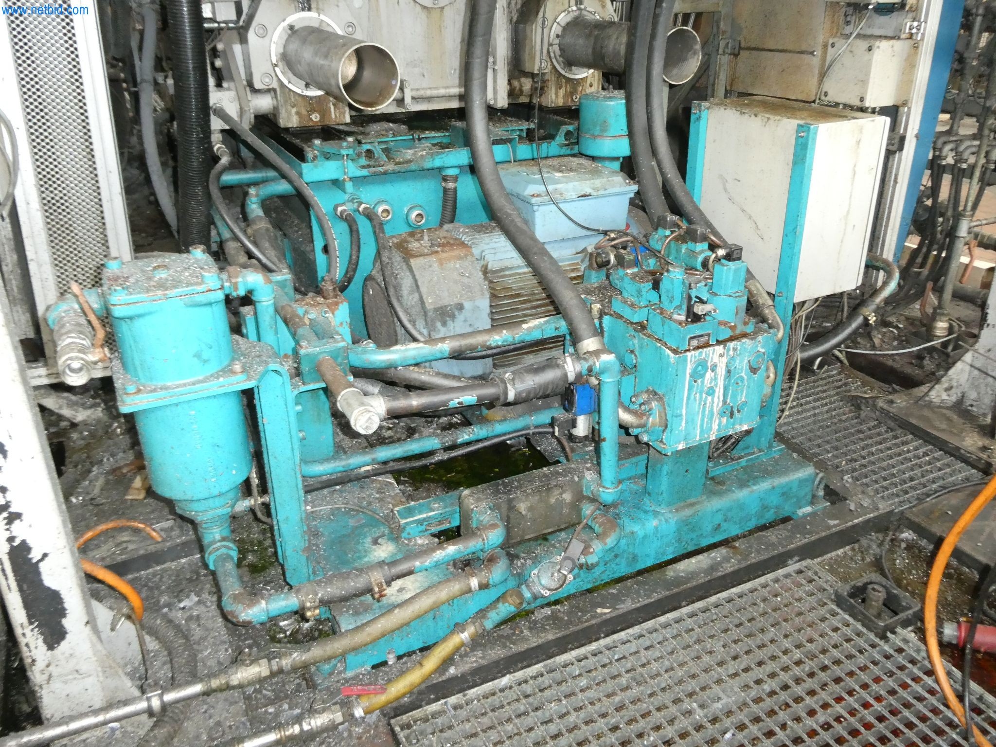 Máquinas e sistemas para a fundição injectada de metais ligeiros (grupos motopropulsores e peças estruturais)-6