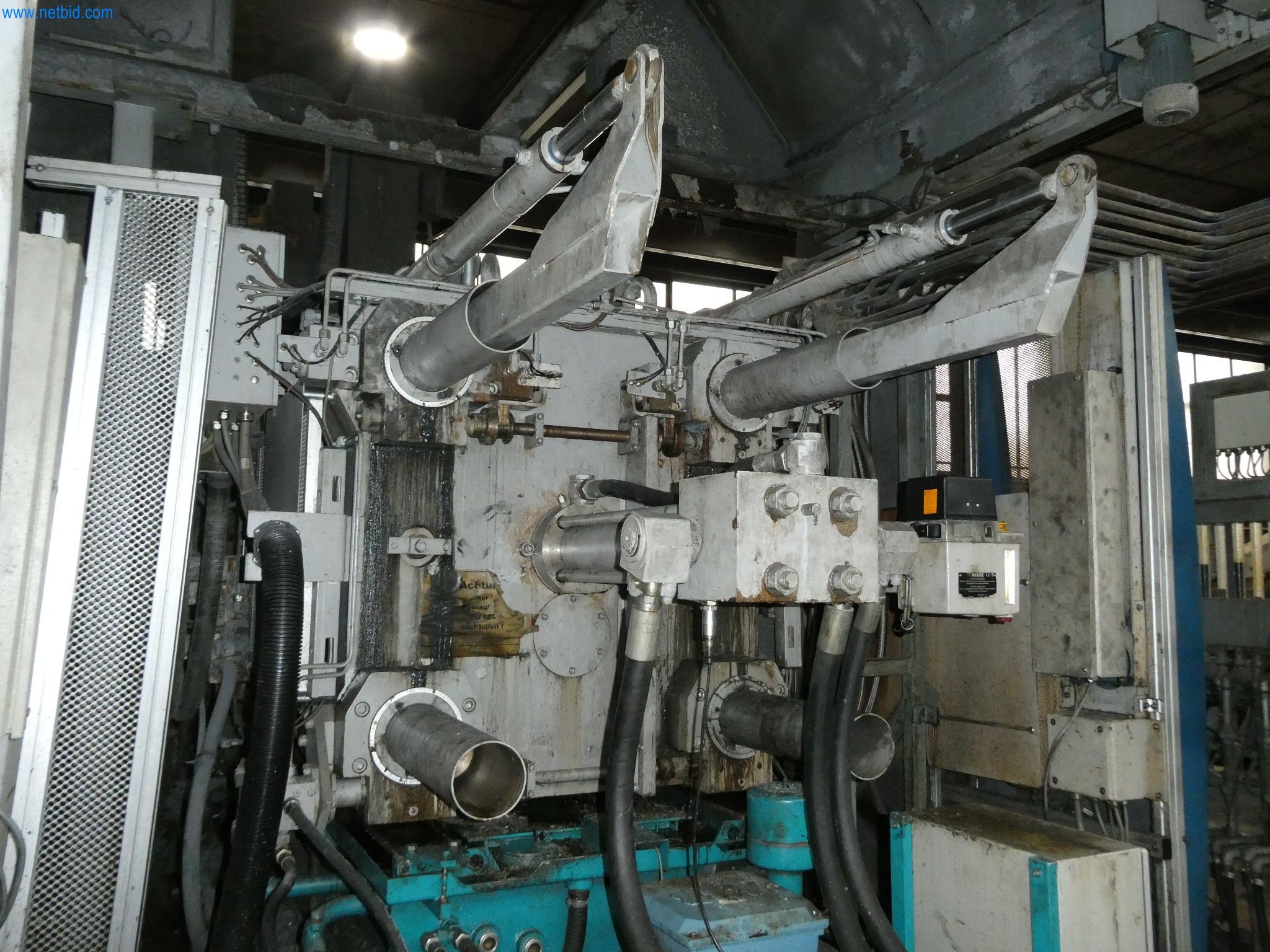 Máquinas e sistemas para a fundição injectada de metais ligeiros (grupos motopropulsores e peças estruturais)-7